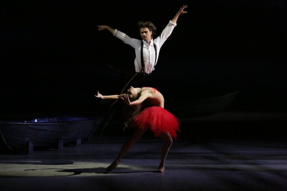 Большой театр Чайка Демуцкий. Балет герой нашего времени в большом театре. Герои балета.
