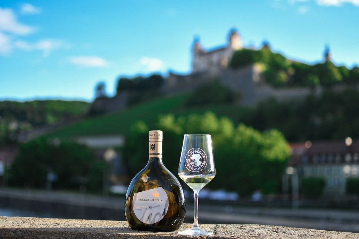 пивной фестиваль «октоберфест» (oktoberfest) - германия. саммер гарден пиво. каникулы в баварии. швайнштайн. деревня мастеров обераммергау.