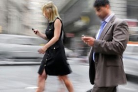 Германия: штрафы для пешеходов со смартфонами 