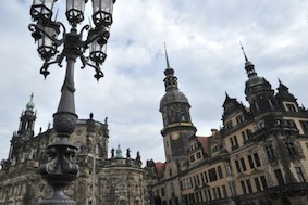 Дрезден: карикатуры в часовне