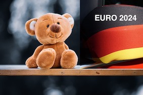 Маскот Евро-2024 в Германии - плюшевый медвежонок