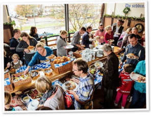 Добро пожаловать на семейный бранч в баварский ресторан Hofbräu в Берлине