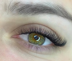 Наращивание ресниц - все обьёмы 60€