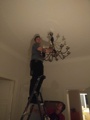 Монтаж и установка гардин и ламп,свитильников,люстр.