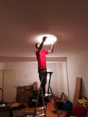 Монтаж настенно-потолочных светильников в Берлине 