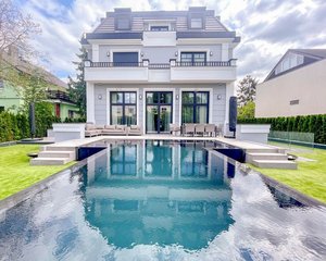 Новая дизайнерская вилла с бассейном в Берлине - Целендорф