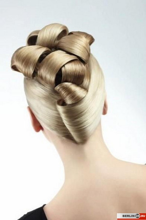 Beauty Lounge by Elena Krugel﻿ Ritterstr. 41 10969 Berlin Tel. 615 15 05