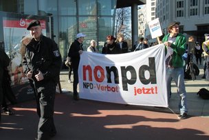 БЕРЛИН ВНОВЬ ВЫСТУПИЛ ПРОТИВ NPD