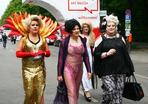 В АТМОСФЕРЕ ТЕРПИМОСТИ И ВЕСЕЛЬЯ