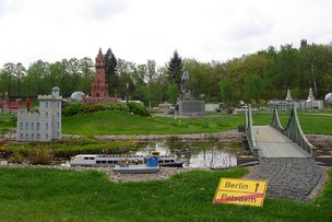 Modellpark в Берлине: загляни в окно миниатюрного Рейхстага