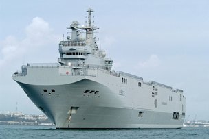 Запад приостанавливает военный экспорт в РФ