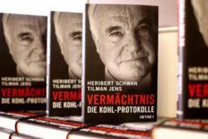 Частные разговоры Гельмута Коля стали достоянием общественности