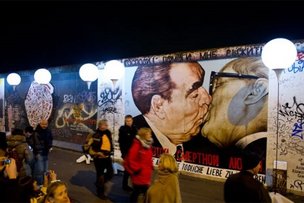 Каждый шестой немец хочет вернуть Стену