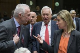 Санкции пока остаются