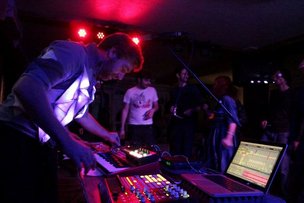 RUBEROID: вечеринка в клубе «Рога и копыта»