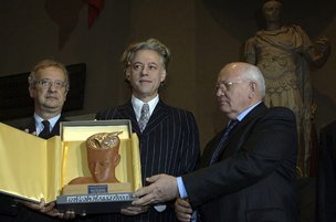 15 октября 1990 года: Горбачев получил Нобелевскую премию Мира