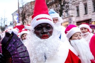 Кто приносит подарки? Такие разные деды Морозы!