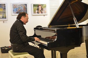 Новогодний вечер с Даниилом Крамером 