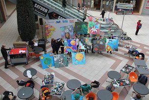 «Мозаика Вселенной»: дети рисуют космос