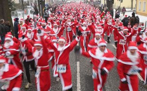 Ежегодный забег Санта-Клаусов