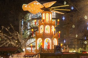 Светящийся леc на мюнхенской площади Rindermarkt