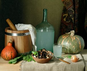 История самогона - алхимия, ставшая бизнесом и традицией