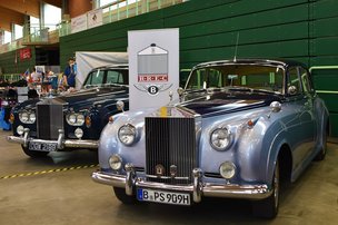 Выставка ретроавтомобилей - отличное мероприятие для семейного отдыха 