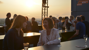 На крыше дома — бар в прямом эфире!