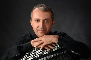 Звуки баяна из самого сердца России