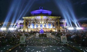 Небо над Берлином открывается для классики…