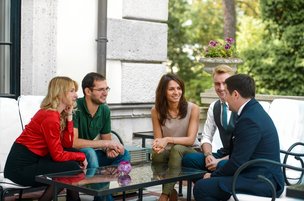 Теперь Германии требуются не только беженцы