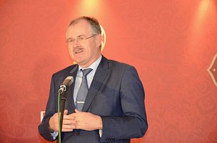 Футбол сближает!