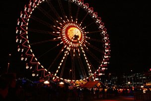 Рождественская ярмарка у Красной ратуши