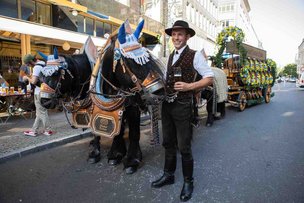 «ОБАЦДА, СЭР!» В баварском ресторане Maximilians Berlin празднуют Октоберфест