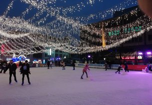 КАТОК НА КЕННЕДИПЛАЦ В ЭССЕНЕ ОТКРЫТ ДО 27 ФЕВРАЛЯ