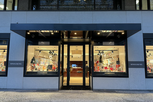 Книжный магазин Mnogoknig в Берлине. Скидки по случаю открытия