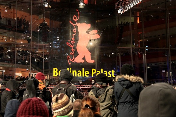 BERLINALE 2012: КРАСНАЯ ДОРОЖКА И ГОЛЫЙ ПРОТЕСТ