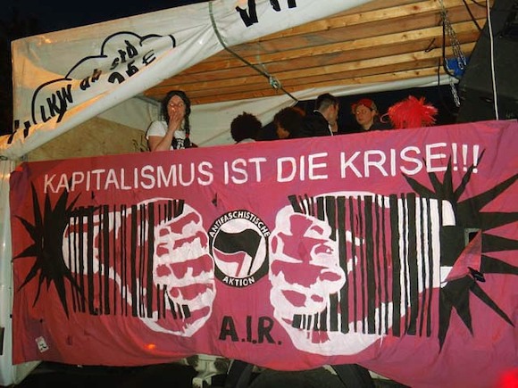 «КРАСНЫЕ ДЬЯВОЛЫ» в центре Берлина. Конец капитализму?