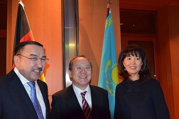 Казахстан принимает поздравления