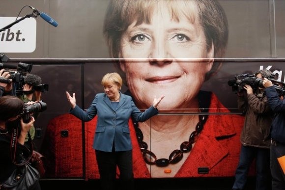Ангела Меркель в отставку не уходит