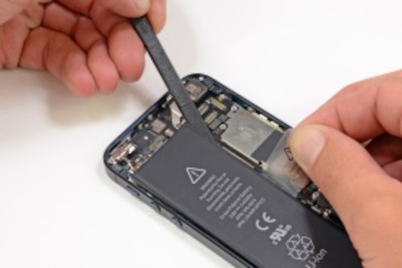 Apple меняет батареи в iPhone 5