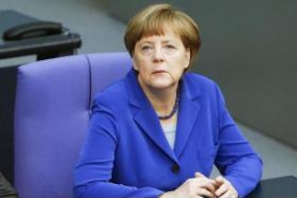 Меркель встретится в Москве с оппозицией