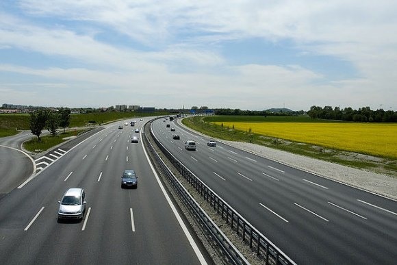 Германия: введение дорожного сбора отложено