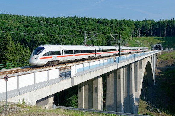 Поездом из Берлина в Мюнхен быстрее, но не дешевле