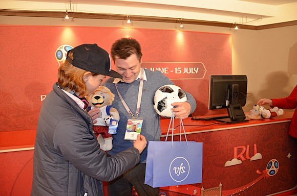 «Жить по полной»: мировая футбольная премьера в России стартует