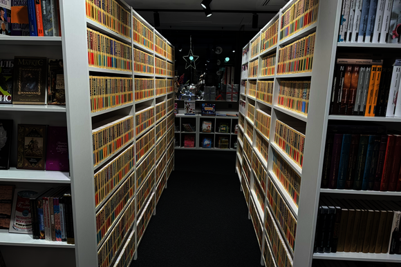 Книжный магазин Mnogoknig в Берлине. Скидки по случаю открытия