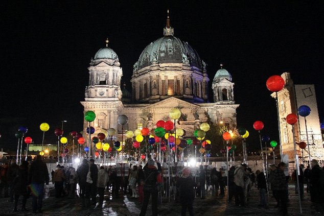 БЕРЛИНУ - 775!