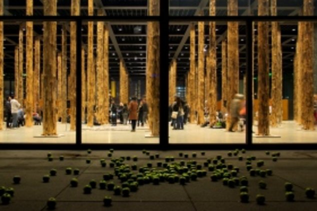 Инсталляция «Sticks and Stones. Eine Intervention» Дэвида Чипперфильда