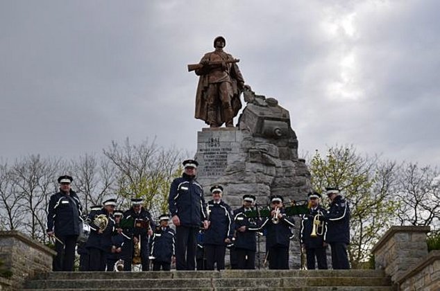 «На Зееловских высотах тишина...»