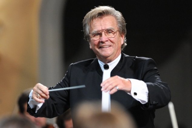 Музыка, которая помогала строить танки